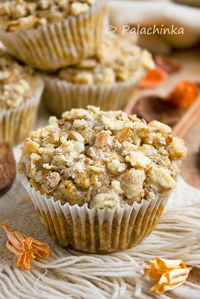Banana Muffin with Streusel Topping