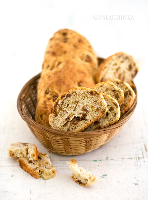 Bread With Dried Figs